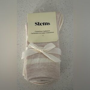 ✨NWT✨Stems: Women’s 2 Pack Conscious Cashmere Socks